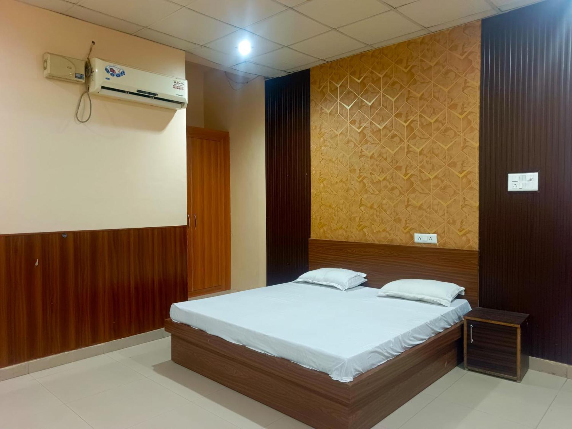 Rangoli Ac Rooms And Banquets Jhānsi Dış mekan fotoğraf